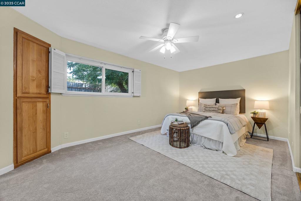 MUIR MEADOWS - Residential
