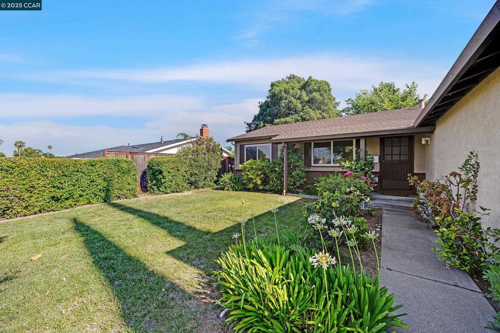 MUIR MEADOWS - Residential