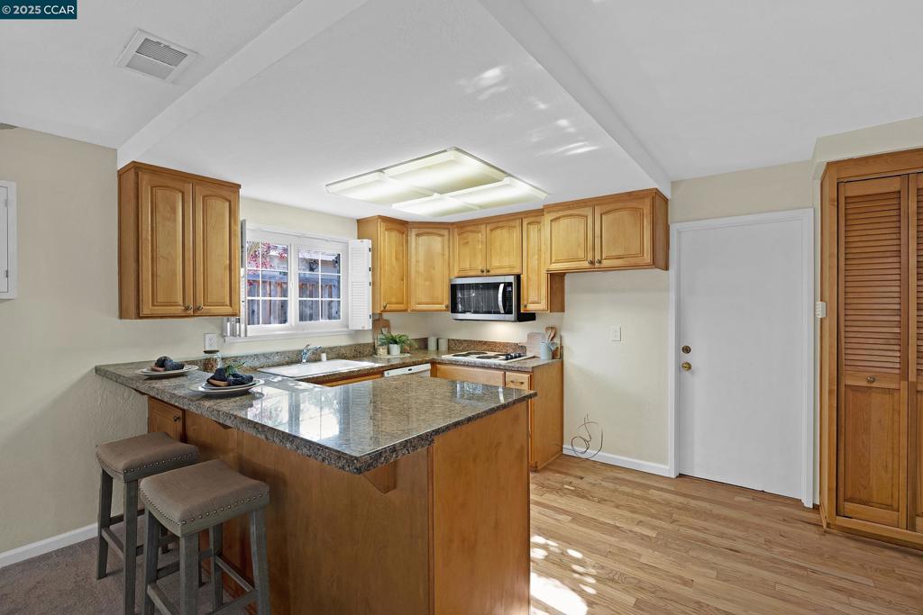 MUIR MEADOWS - Residential
