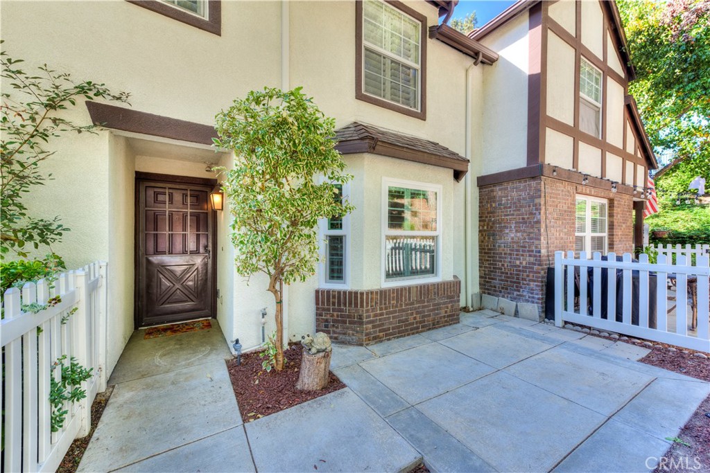 Three Vines (THRV) - Residential Lease