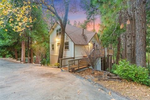 Photo of 414 Grass Valley Rd, Lake Arrowhead, CA 92352 (MLS # IG25259486)