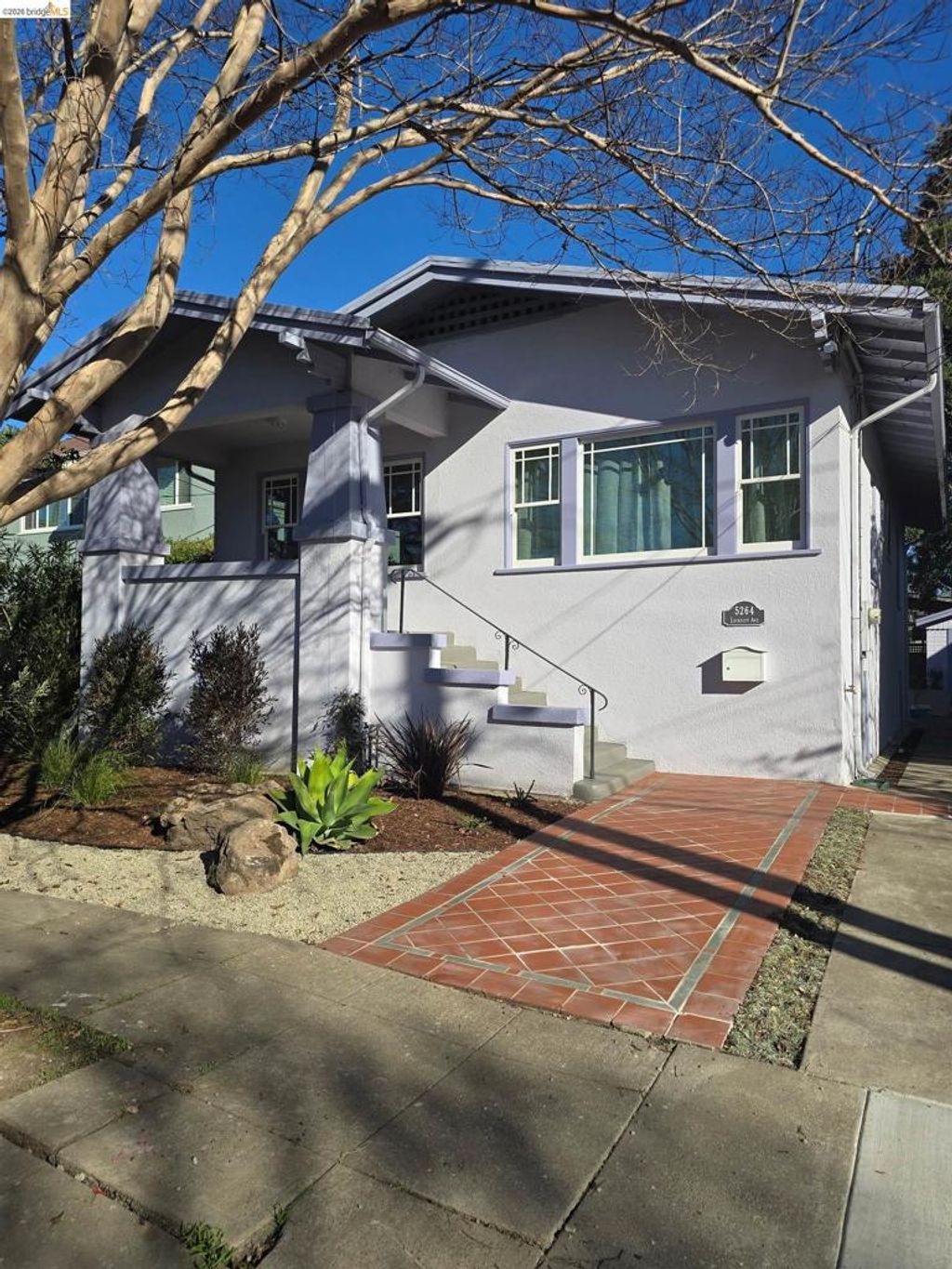 Photo of 5264 Locksley Ave Ave, Oakland, CA 94618 (MLS # 41127173)