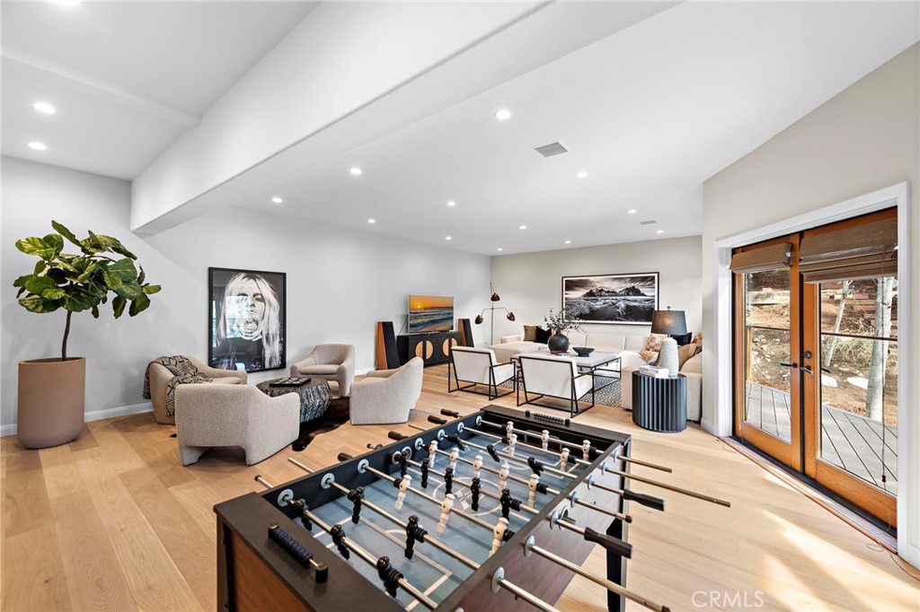 2335 Hillview Drive