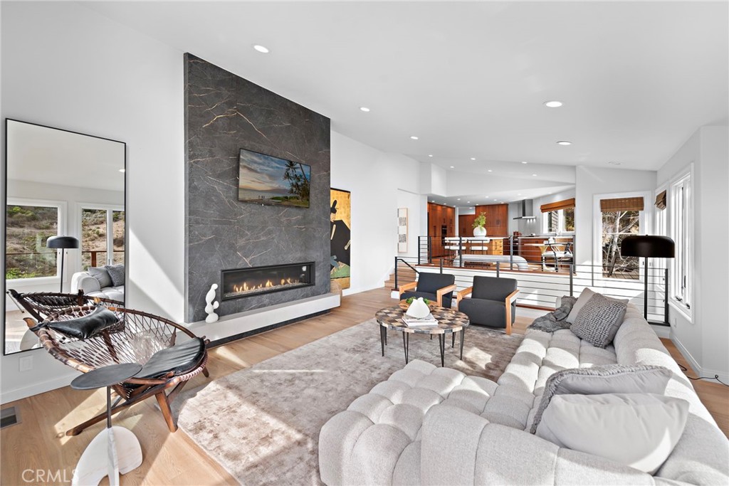 2335 Hillview Drive