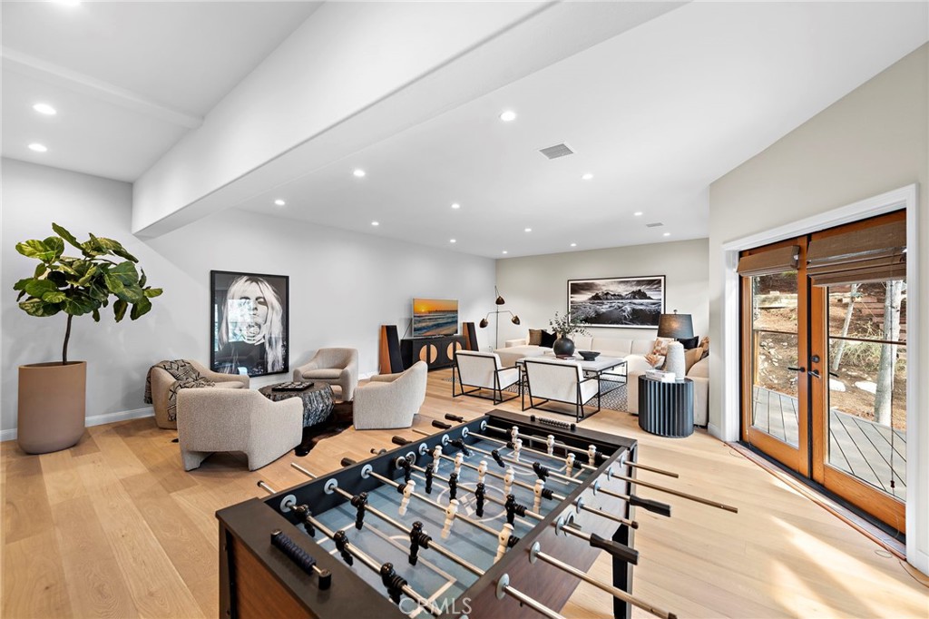 2335 Hillview Drive