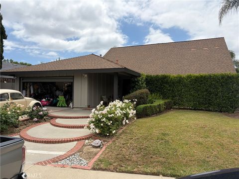Photo of 25922 Via Del Sur, Mission Viejo, CA 92691 (MLS # OC26097858)