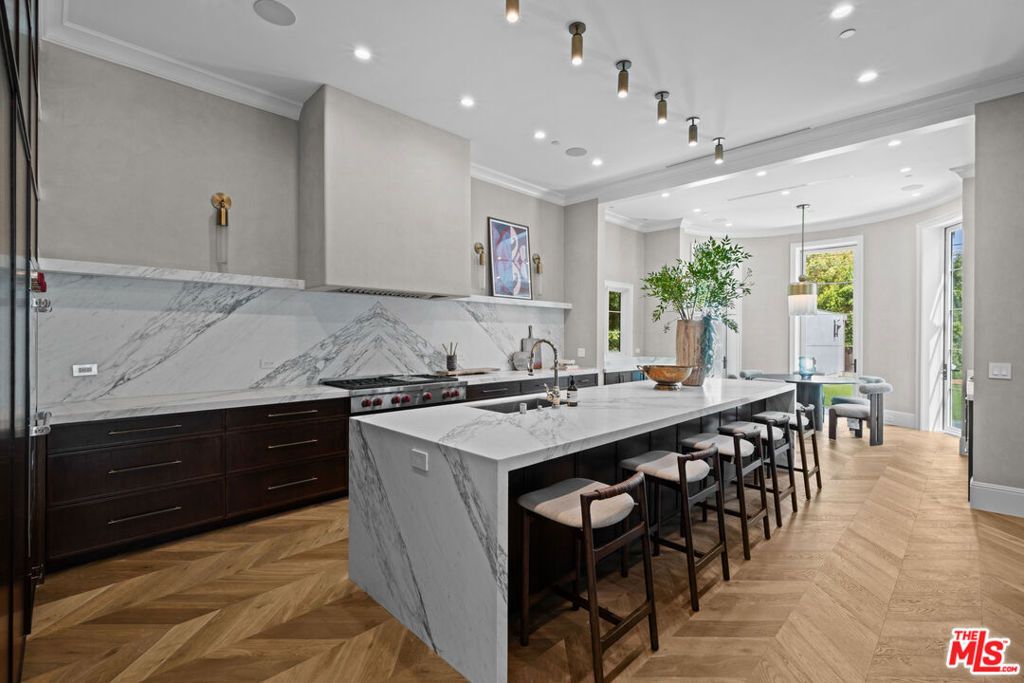 Photo of 616 N Alpine Drive, Beverly Hills, CA 90210 (MLS # 26710737)