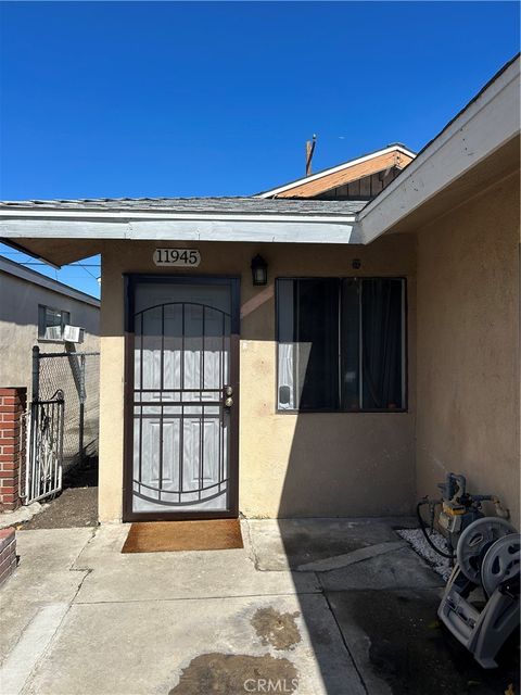 11945 168th Artesia CA 90701