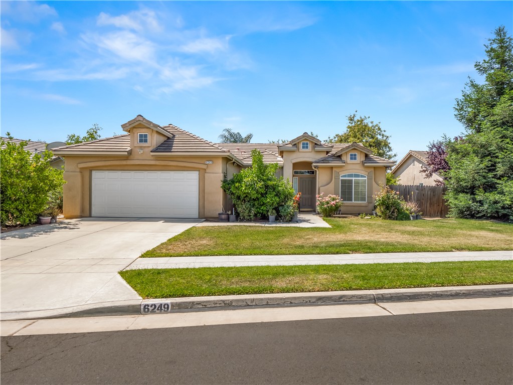 6249 W Dovewood