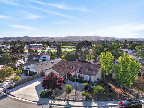Tiny photo for 1031 Rachel LN, Paso Robles, CA 93446 (MLS # NS26152360)