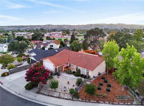 Photo of 1031 Rachel LN, Paso Robles, CA 93446 (MLS # NS26152360)