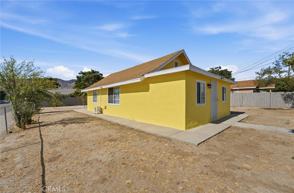 359 E 1st