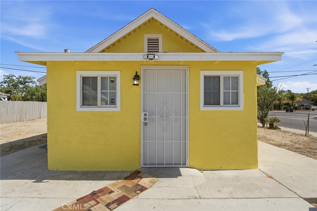359 E 1st