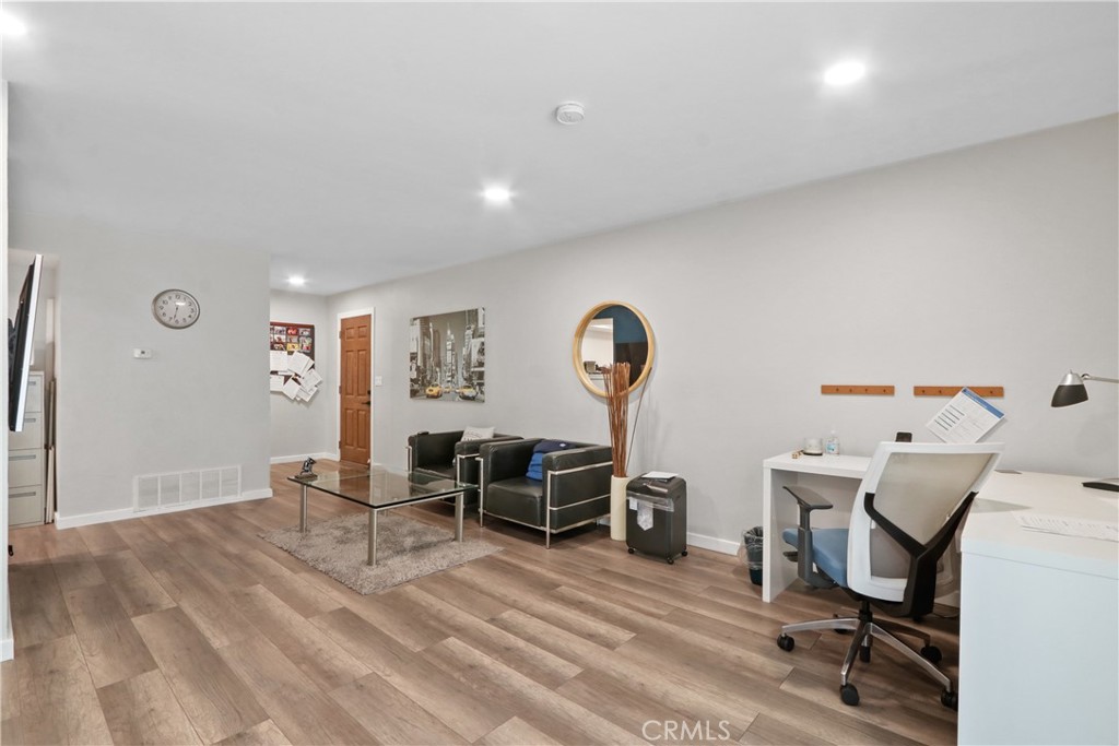 1129 Rosecrans Avenue 28A