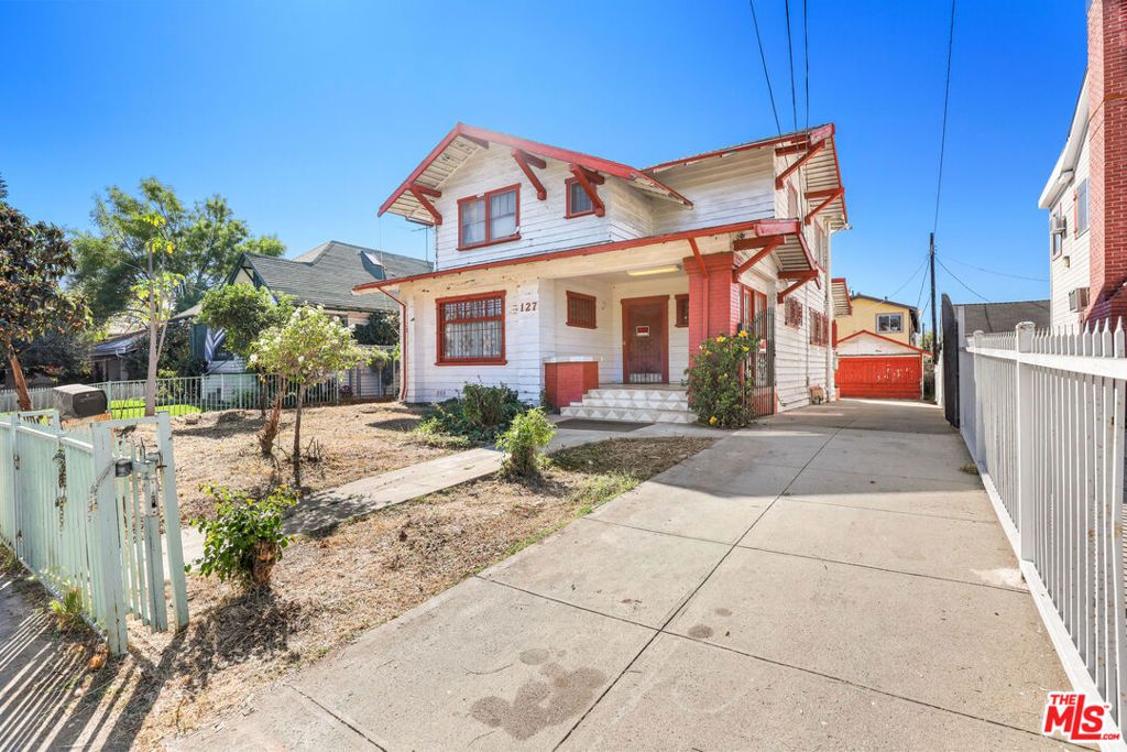 Photo of 127 S Westlake Avenue, Los Angeles, CA 90057 (MLS # 26668657)