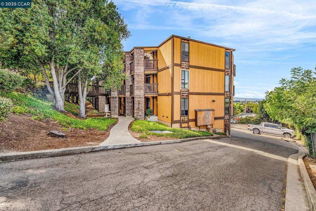 SARATOGA HILLS - Residential
