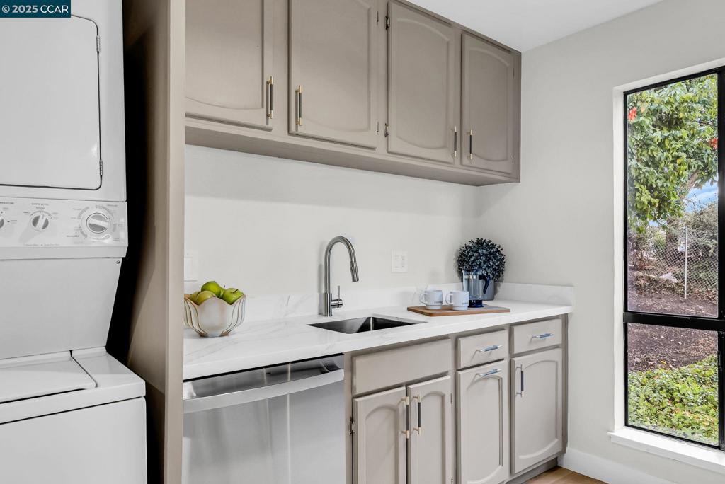 SARATOGA HILLS - Residential