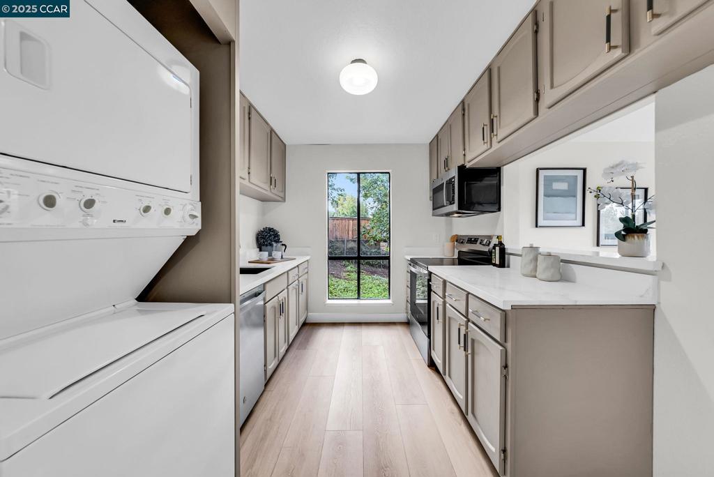 SARATOGA HILLS - Residential