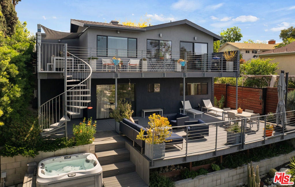 523 Marie Avenue