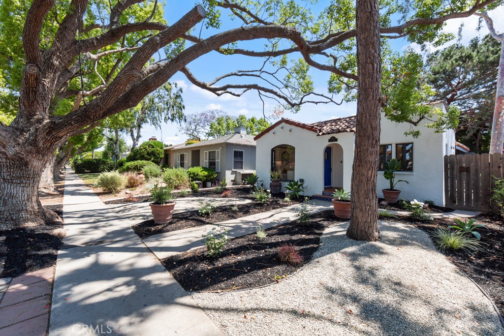 3556 Olive Avenue
