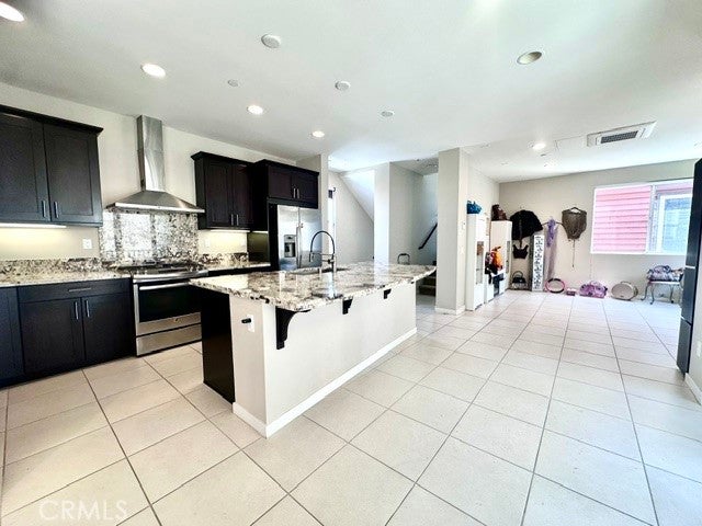 812 Brickyard LN, Costa Mesa CA 92627
