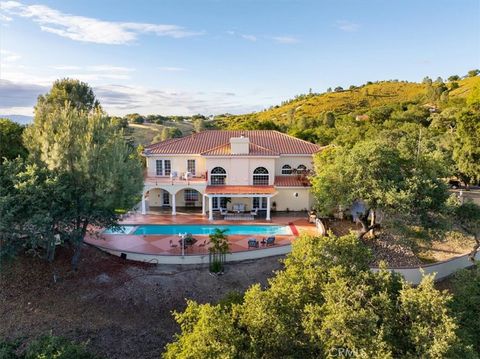 Photo of 5255 Escarpa Ave Ave, Atascadero, CA 93422 (MLS # SC26099891)