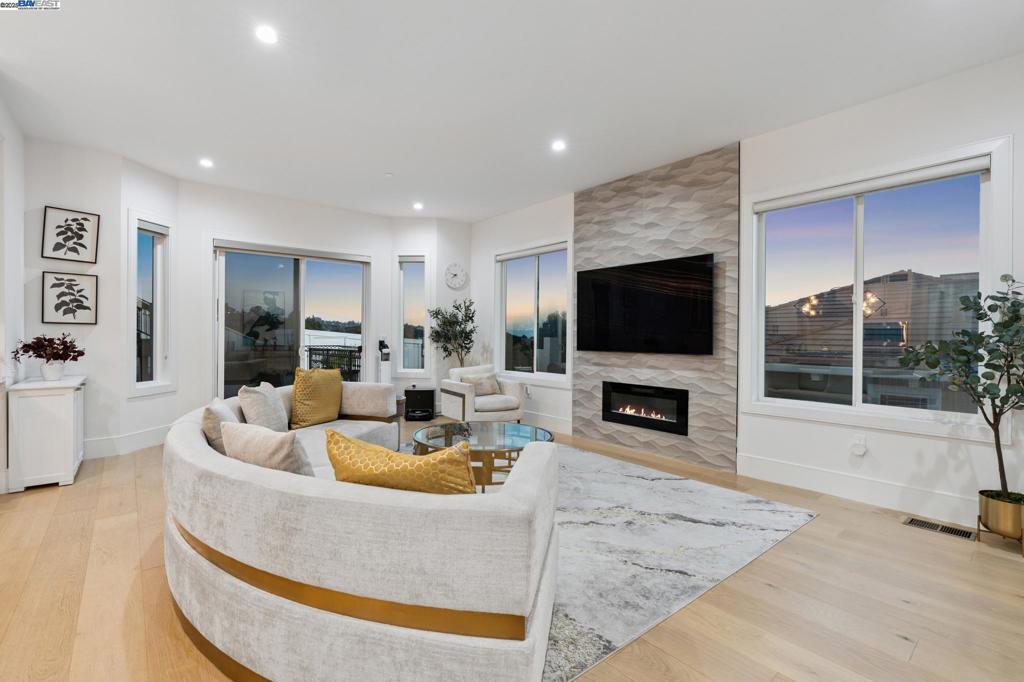 FAIRVIEW AREA - Residential