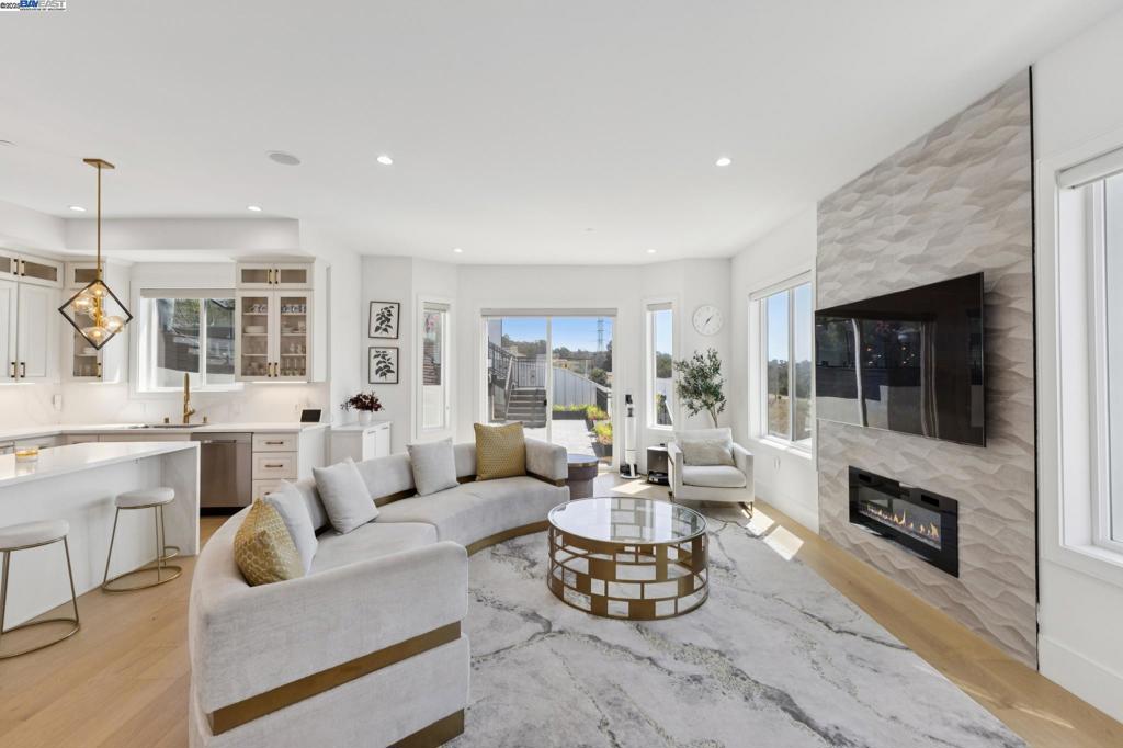 FAIRVIEW AREA - Residential