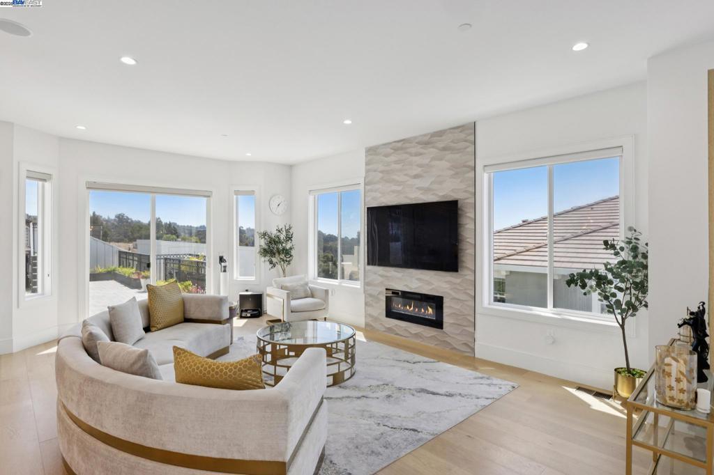 FAIRVIEW AREA - Residential