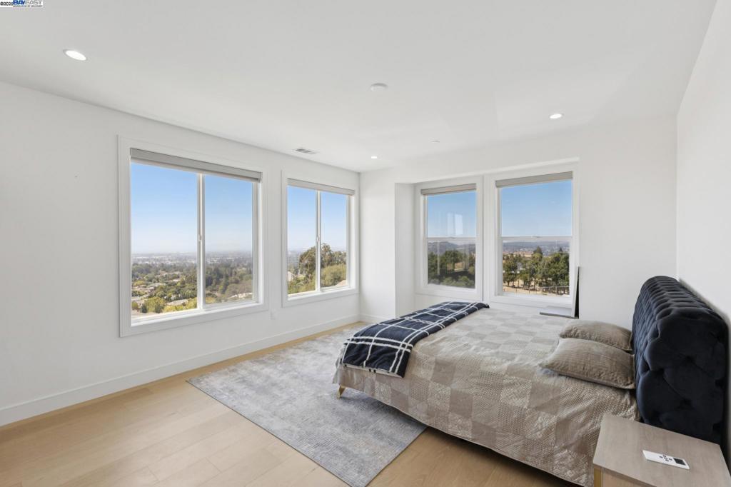 FAIRVIEW AREA - Residential