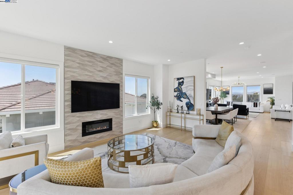 FAIRVIEW AREA - Residential