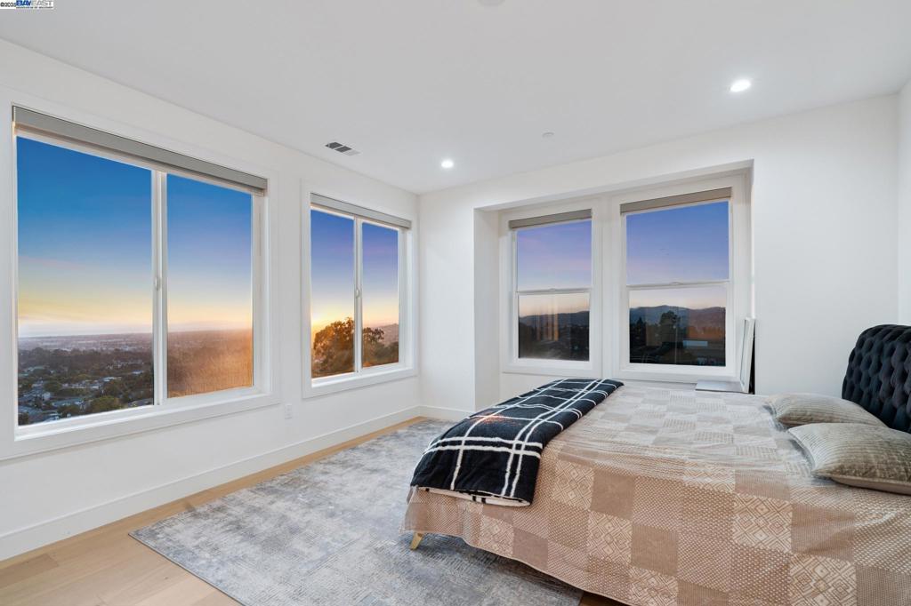 FAIRVIEW AREA - Residential