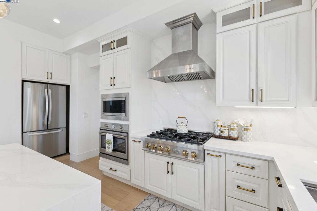 FAIRVIEW AREA - Residential