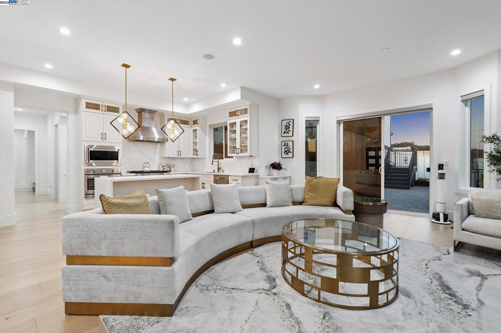 FAIRVIEW AREA - Residential