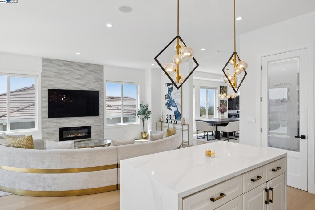 FAIRVIEW AREA - Residential