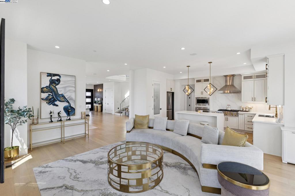 FAIRVIEW AREA - Residential