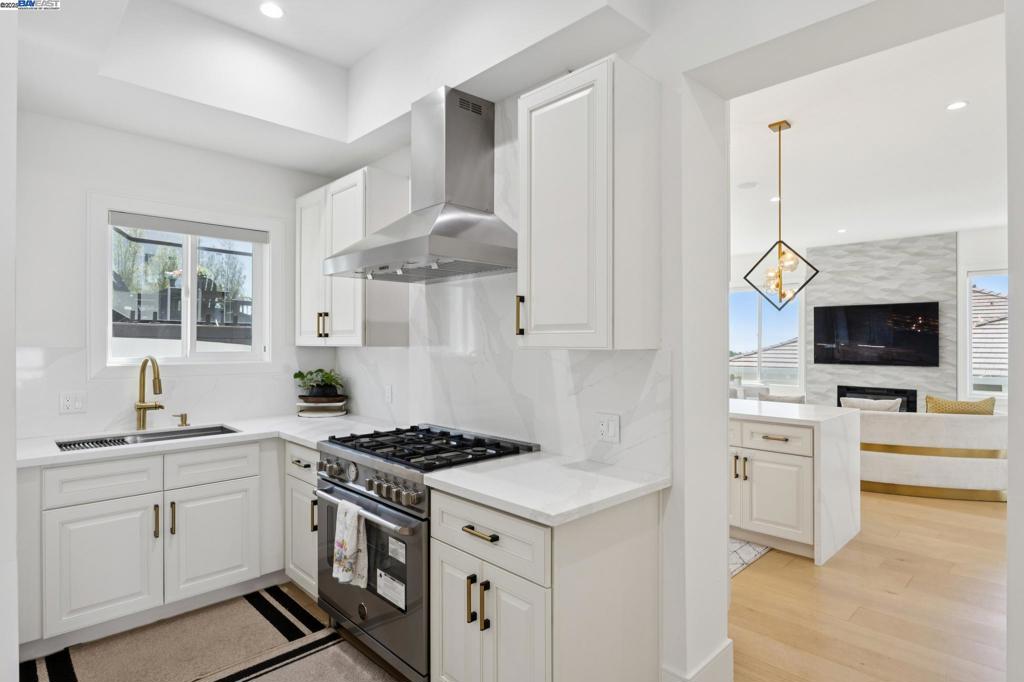 FAIRVIEW AREA - Residential