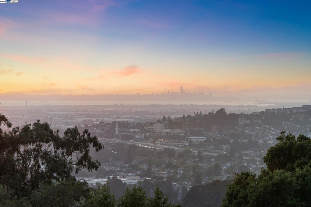 FAIRVIEW AREA - Residential