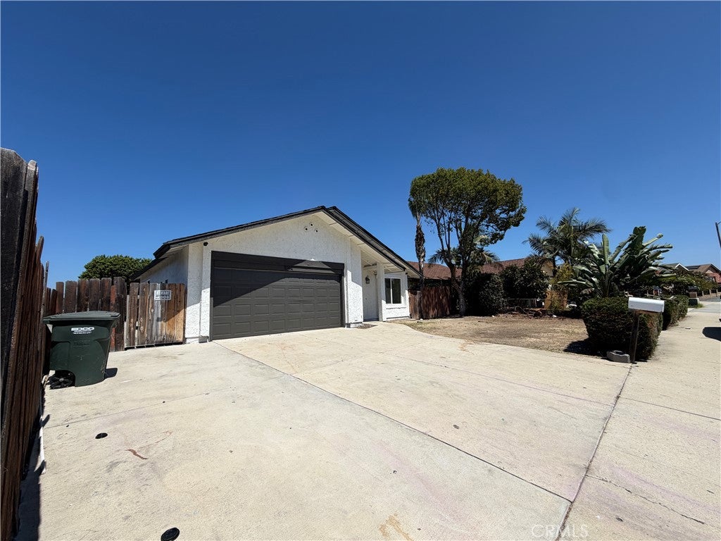 8214 Cacus Street