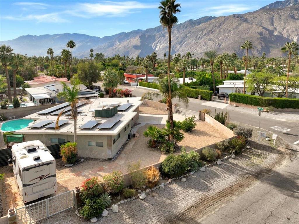 Photo of 1617 E Paseo El Mirador, Palm Springs, CA 92262 (MLS # 219140069DA)