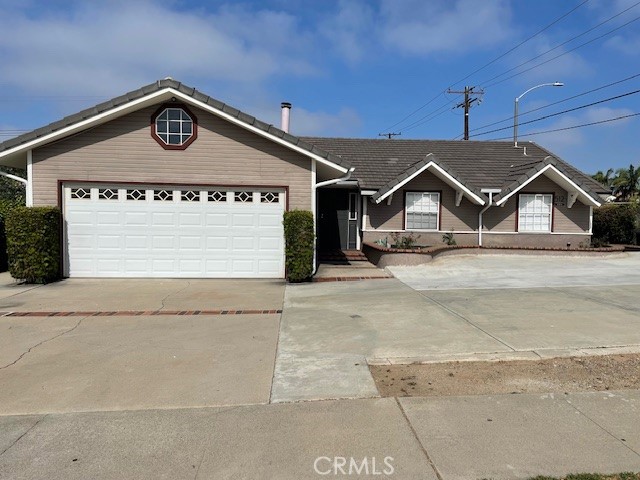 Welcome to this beautifully maintained 3-bedroom, 2-bath single family home, ideally situated on a desirable corner lot in a quiet neighborhood. Inside, you'll find a well-designed floor plan featuring a formal dining room, an oversized family room with a cozy fireplace, and an abundance of natural light throughout.
The oversized main bedroom is a true retreat, complete with a spacious walk-in closet and plenty of room for a sitting area or home office setup. The additional bedrooms are generously sized and perfect for family, guests, or a home workspace.
Enjoy the convenience of an indoor laundry room, a 2-car garage, and a bright kitchen that opens to the dining area—ideal for entertaining. The private backyard offers room to relax, garden, or play.
With its great curb appeal, ample living space, and prime corner-lot location, this home is a must-see. Don’t miss the opportunity to make it yours!