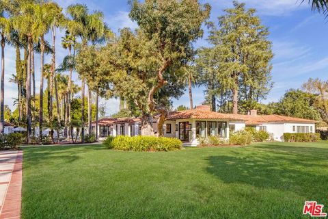 18625 Wells Drive Tarzana CA 91356