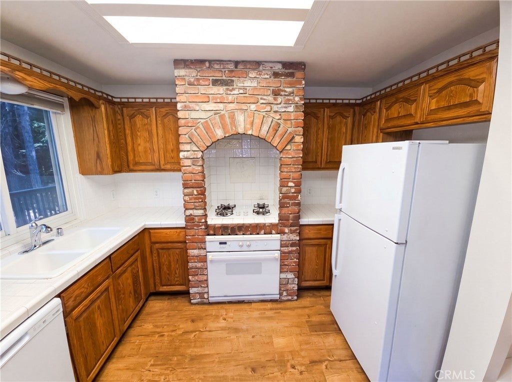 472 Brentwood