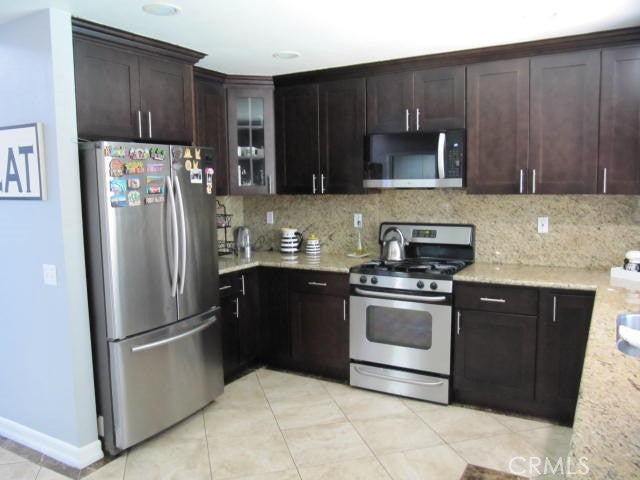 687 Pointe Vista