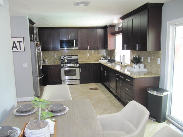 687 Pointe Vista