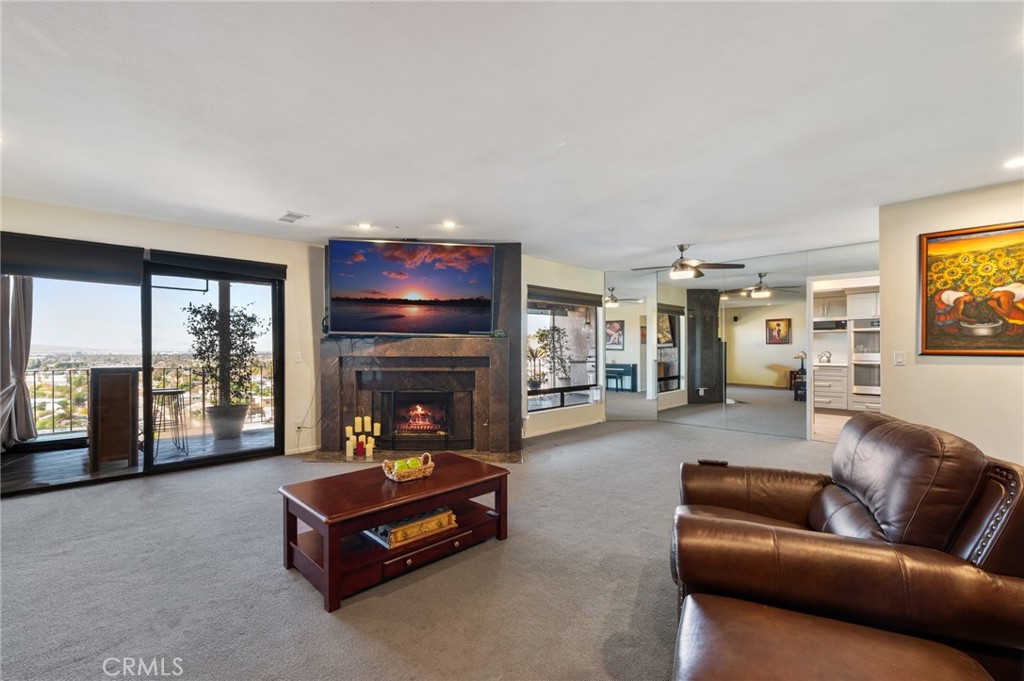 1995 Molino Avenue 302