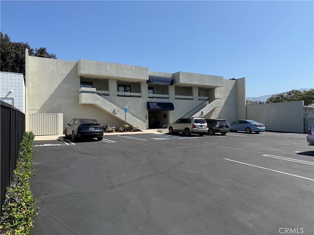 148 E Foothill