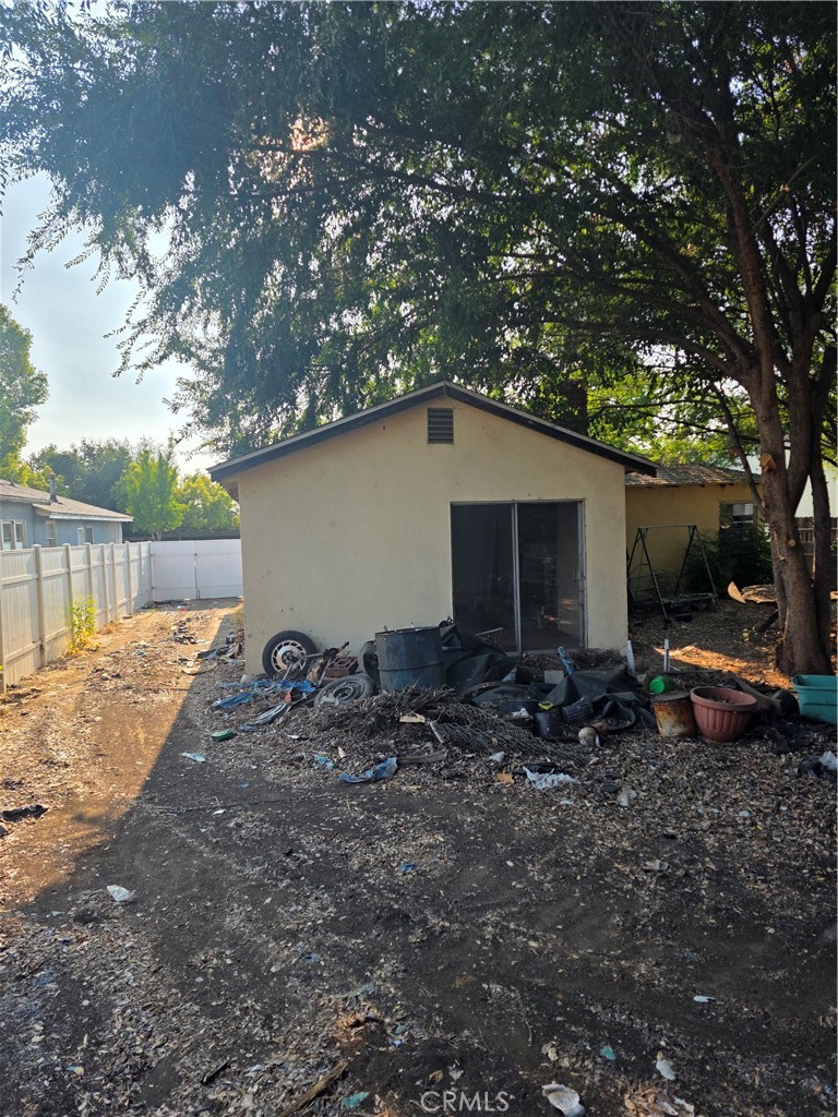 218 N Grand Avenue
