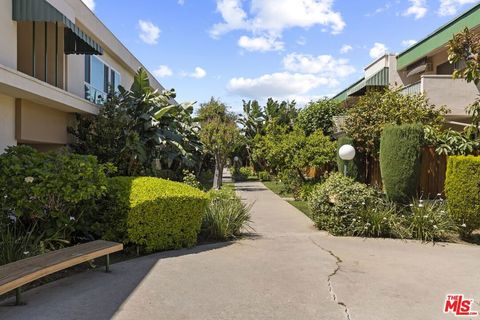 Photo of 3200 S Sepulveda Boulevard #J22, Los Angeles, CA 90034 (MLS # 26728019)