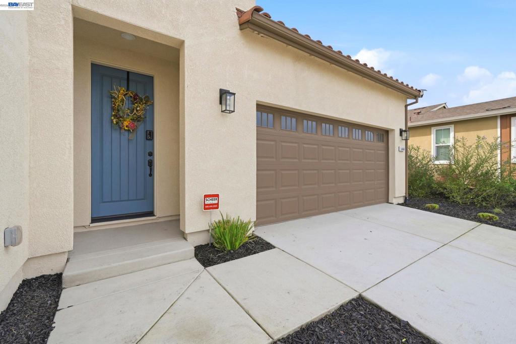 5444 Gray Pine Way